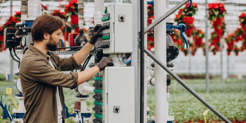 Mantén tus operaciones en marcha con mantenimiento eléctrico preventivo